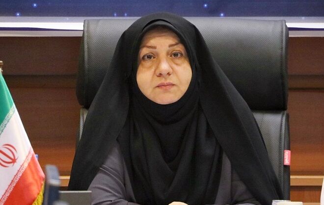 رقیه رحمانی، مدیرکل بهزیستی مازندران در حال تشریح نتایج غربالگری شنوایی (کهن دیاران)