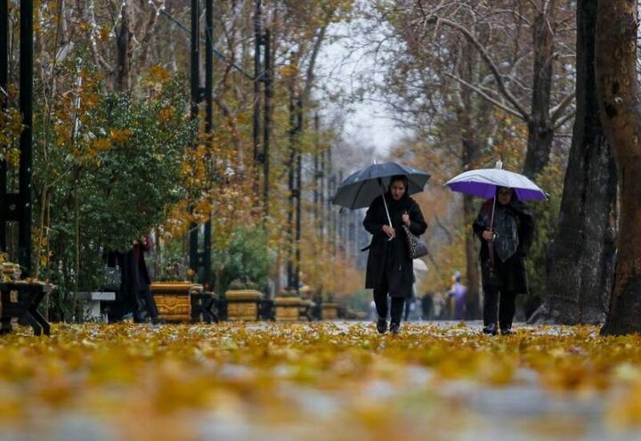 منظره‌ای از شهر ساری یا طبیعت زیبای مازندران در فصل پاییز