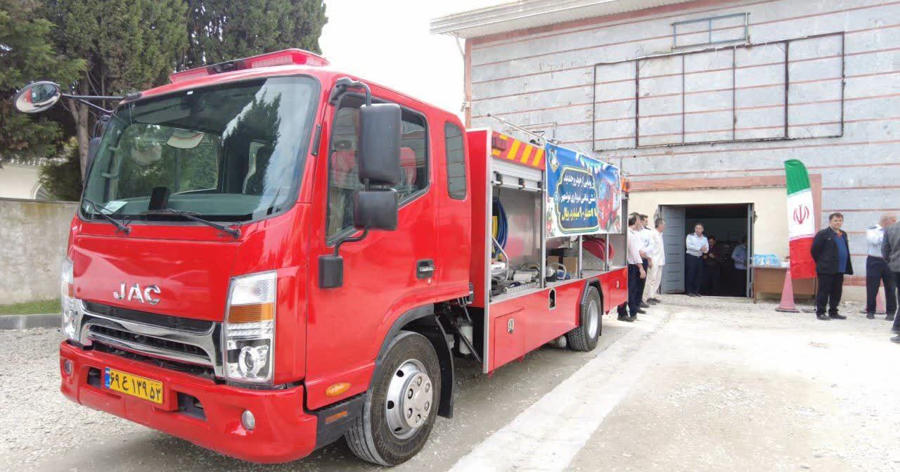 دستگاه خودروی جدید آتش‌نشانی به ناوگان امدادی نوشهر